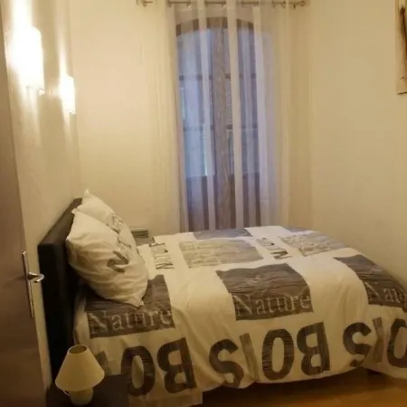 House Le Du Cloitre 1 Hébergement de vacances